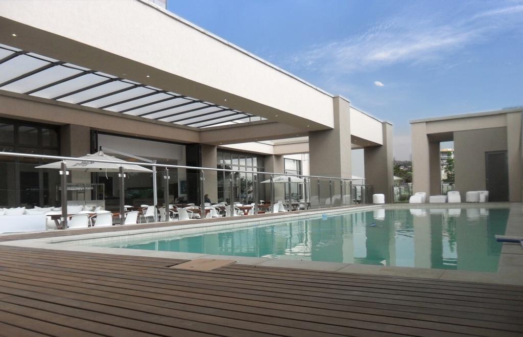 Luxury @ Sandton Skye Johannesburg Buitenkant foto